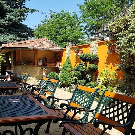 Penzion Kormos Štúrovo Εξωτερικό φωτογραφία
