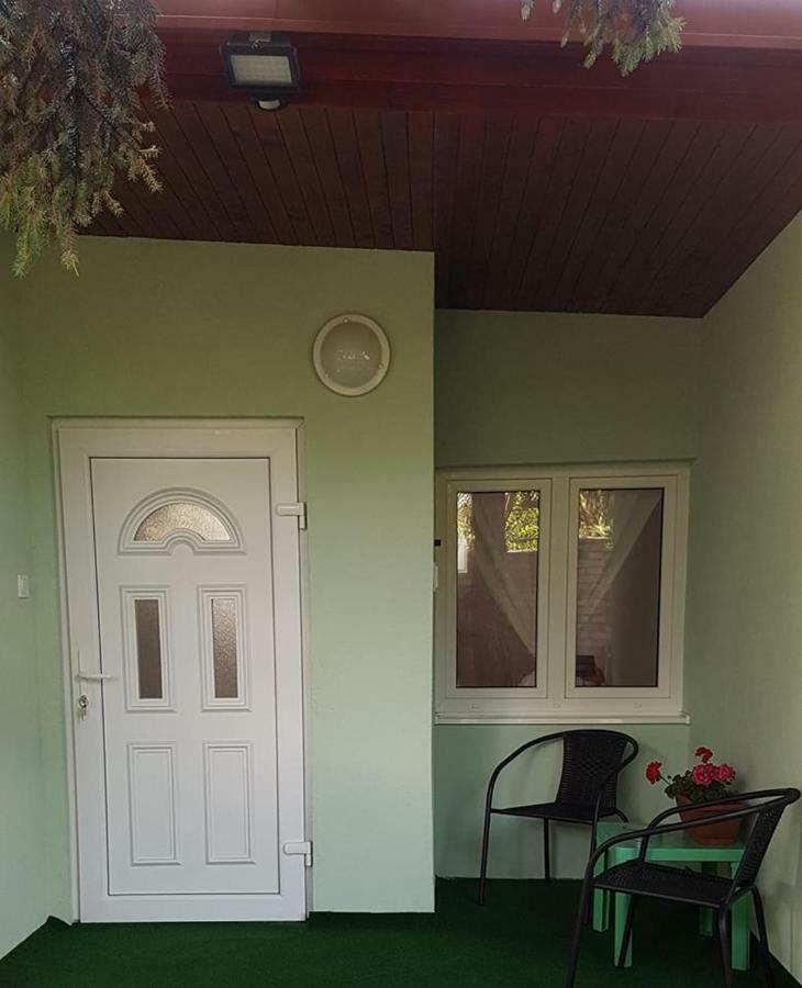 Penzion Kormos Štúrovo Εξωτερικό φωτογραφία